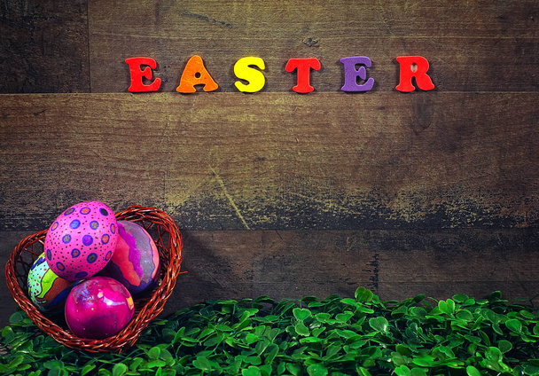 Celebración colorida de huevos pascuales de Pascua
 - Foto, Imagen
