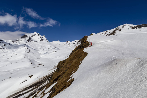 Sníh na vysoké hoře od na první vrchol v Evropě Grndelwald Švýcarsko, tající sníh - Fotografie, Obrázek