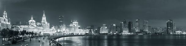 広く夜を上海します。 - 写真・画像