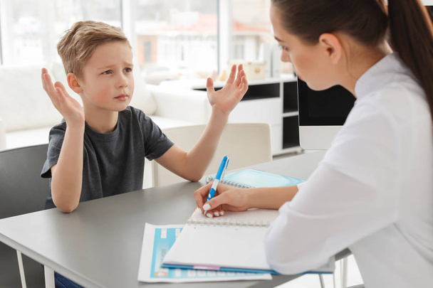 Little boy having appointment at child psychologist office - Fotoğraf, Görsel