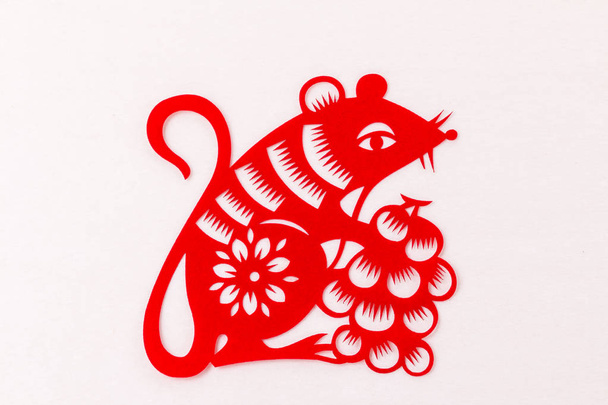Papiergeschnittene chinesische Tierkreiszeichen - Foto, Bild