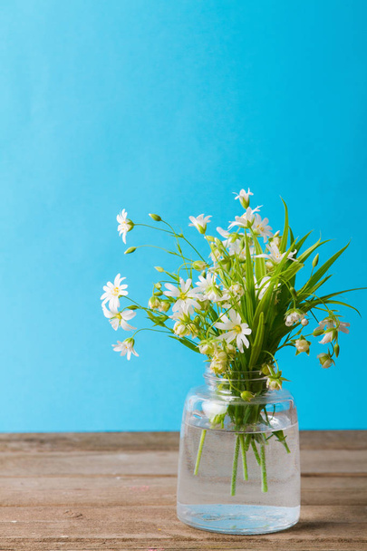 Wild flowers in a vase - Foto, Imagem