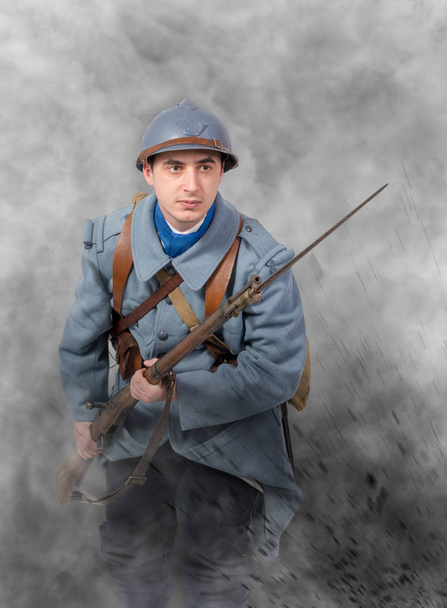 a French soldier 1914 1918 attack, November 11th - Photo, Image