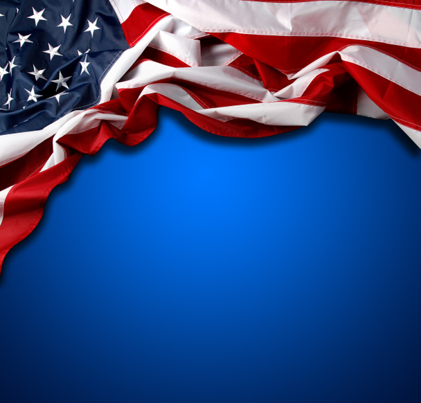 Bandera americana sobre fondo azul - Foto, Imagen