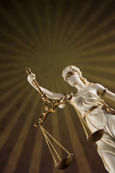 Ο Θεός του δικαίου, άγαλμα του Γιουστίτια - Φωτογραφία, εικόνα