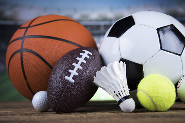 Sprzęt sportowy, piłka nożna, tenis, koszykówka - Zdjęcie, obraz