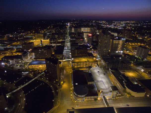 Rochester è una grande città nel sud-est del Minnesota incentrata sulla sanità
 - Foto, immagini