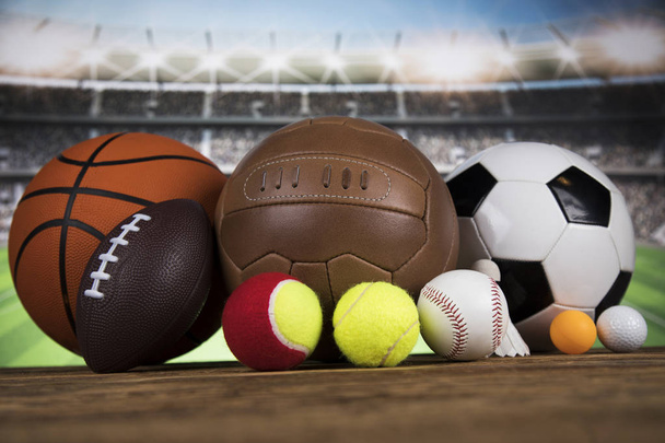 Мячи и различное спортивное оборудование
 - Фото, изображение