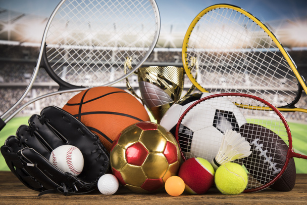スポーツ、トロフィー、選手権の概念でボール - 写真・画像