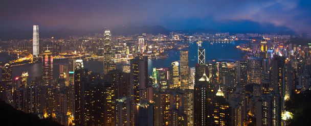 Paysage urbain de Hong Kong la nuit panorama
 - Photo, image