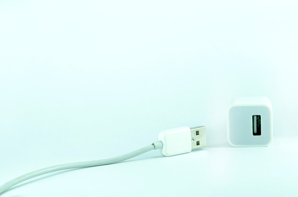 Adaptateur secteur câble USB blanc
 - Photo, image