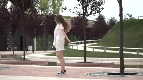 Dreamy Attractive Beautiful Young Woman - Materiał filmowy, wideo
