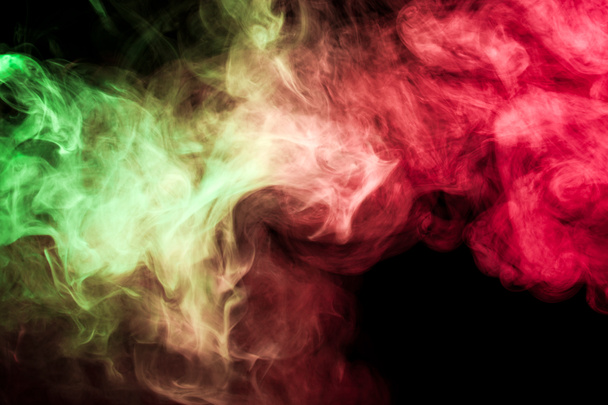 Fumo rosso e giallo su backgroun nero
 - Foto, immagini