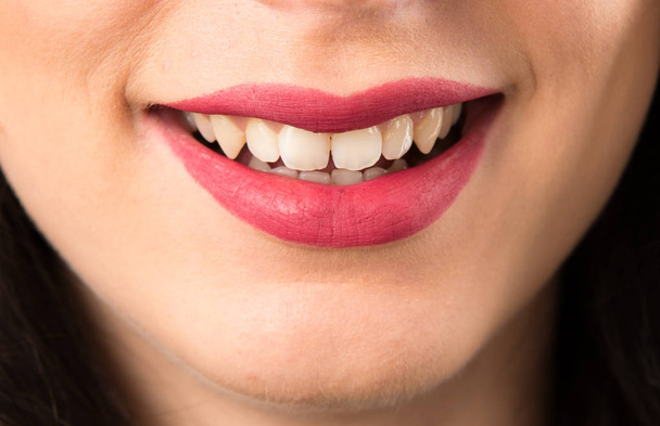 Makro - lähikuva huulet onnellinen nuori nainen
 - Valokuva, kuva