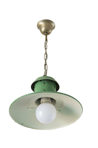 staré retro zelená Závěsná lampa s šedě žárovka na bílém pozadí, izolované  - Fotografie, Obrázek