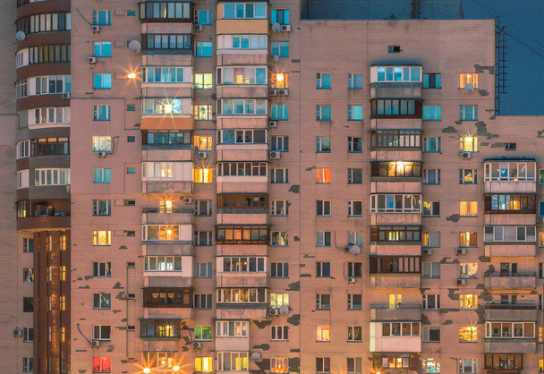 Varandas de uma moderna casa pré-fabricada. Kiev, Ucrânia
 - Foto, Imagem