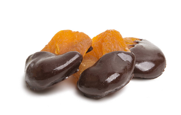 сухі фрукти в шоколаді ізольовані на білому тлі
 - Фото, зображення