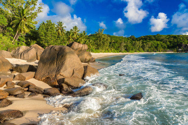 Anse Soleil - Paradise beach on tropical island Mahe - Zdjęcie, obraz