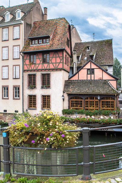 Strasbourgin vanha kaupunki nimeltään La Petite France, Alsace, Ranska
 - Valokuva, kuva