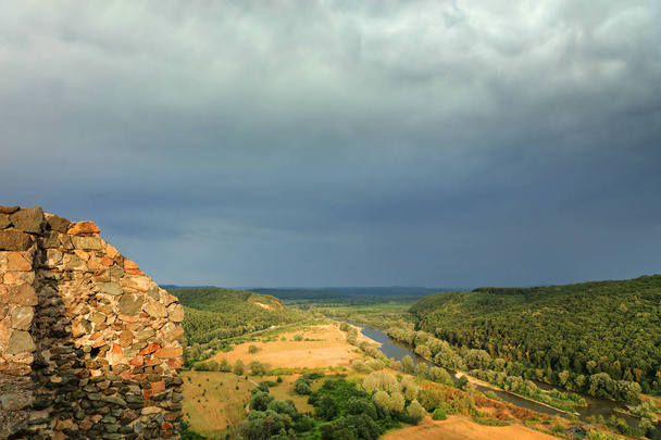 Valle del Río Mures en Arad, Rumania, Europa
 - Foto, imagen