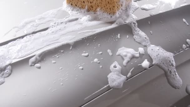 Spongya az autó mosás - Felvétel, videó
