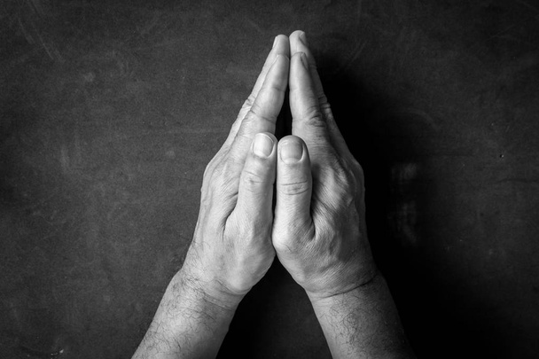 Modlit se ruce - černé a bílé tón - Fotografie, Obrázek