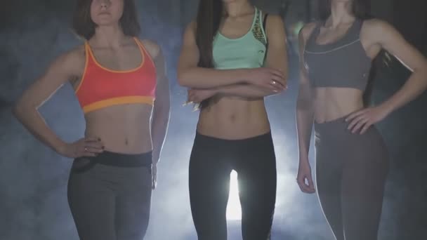 Fitness modely v tělocvičně 1080p - Záběry, video