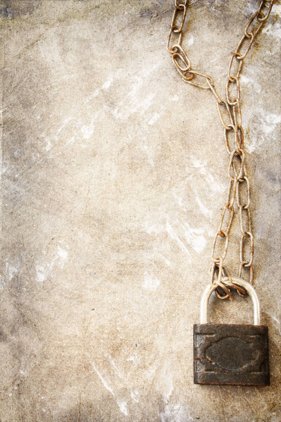 старая цепь на фоне гранжа. изображение в винтажном стиле гранжа
 - Фото, изображение