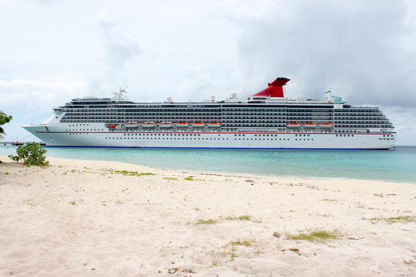 Тропічний корабель і пляж
 - Фото, зображення