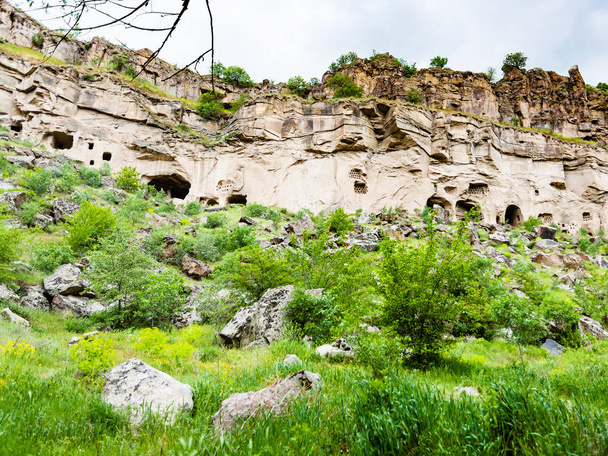 Travel to Turkey - rock-cut caves in Ihlara Valley of Aksaray Province in Cappadocia in spring - Foto, Imagem