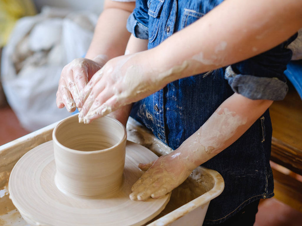 pottery courses handmade hobby workshop student - Foto, Imagen