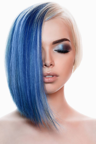 beautiful woman with blue colored hair and make-up - Zdjęcie, obraz