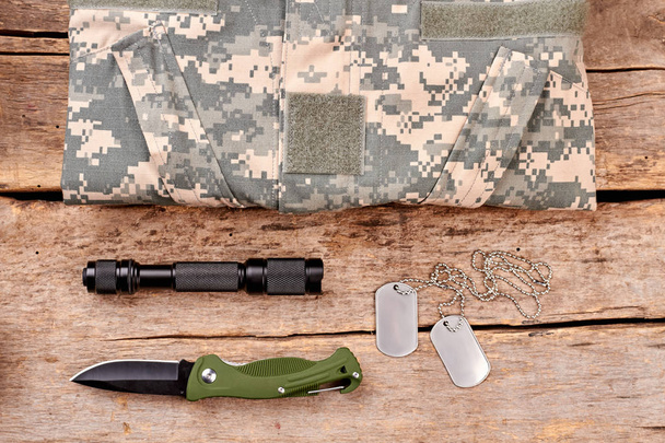 Camuflaje y accesorios del ejército de soldados
. - Foto, Imagen