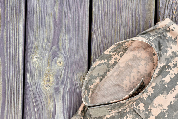 Close-up van camouflage jas kraag. - Foto, afbeelding