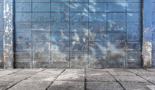 alte und schmutzige Zementblockwände strukturierten Grunge-Hintergrund mit Flocken Oberflächendetails für grafische Ressourcen - Foto, Bild