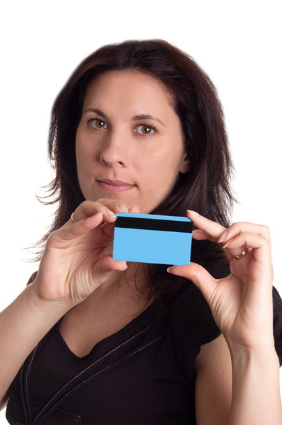 σοβαρή γυναίκα, κρατώντας τα μπλε πιστωτική κάρτα - Φωτογραφία, εικόνα