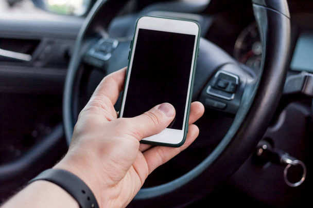 use of smart phone in car - Fotografie, Obrázek