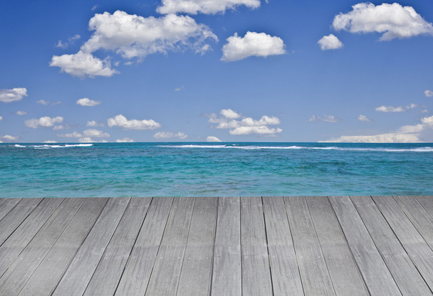 Drewniany taras z widokiem na morze - Zdjęcie, obraz