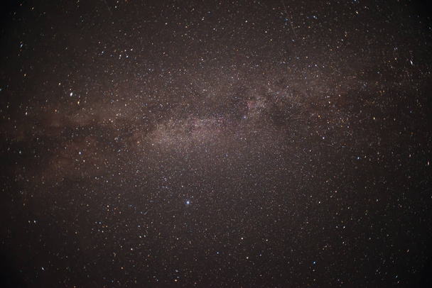 天の川は私たちの銀河です。この長時間露光の天体写真、星雲のシグナスは真夜中に撮られてフィンランド. - 写真・画像