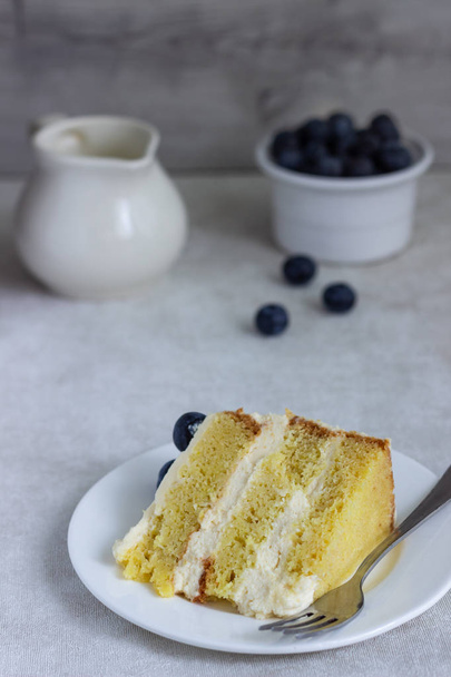 Blueberry and cream cake. Queen Victoria sponge cake with blueberry.  - Фото, зображення