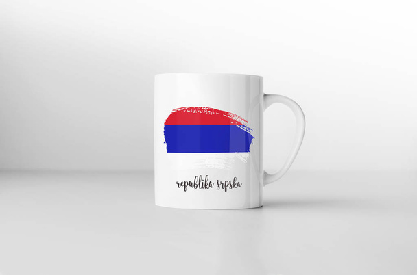 Tasse souvenir drapeau Republica Srpska sur fond blanc. rendu 3D
. - Photo, image