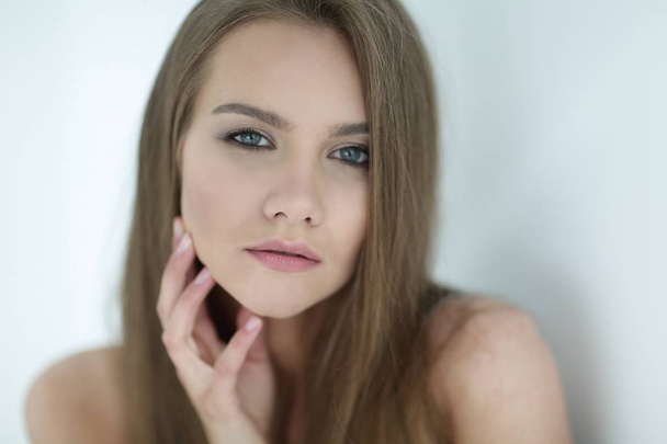 closeup. photo of an attractive young woman - Фото, зображення