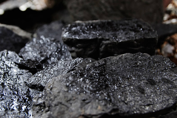 Siyah kömür yığını kapat. Kömür madenciliği - Fotoğraf, Görsel