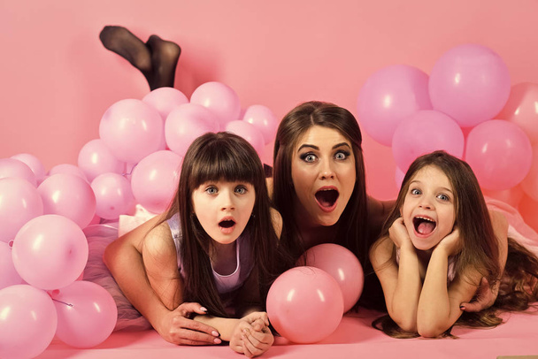 Kids face skin care. Portrait girl face in your advertisnent. Family, children, mother with party balloons. - Foto, afbeelding