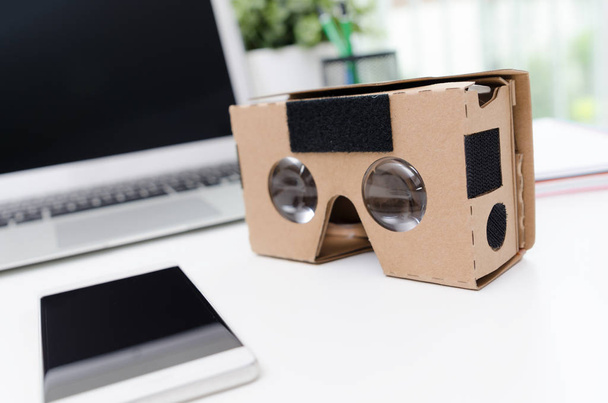 Virtual reality cardboard glasses. Easy way to watch movies and play games in 3D - Foto, Imagem