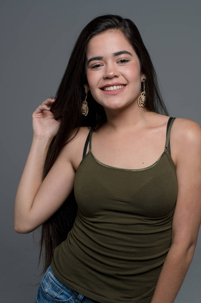 Hispanic teen girl modeling in a portrait session - Zdjęcie, obraz