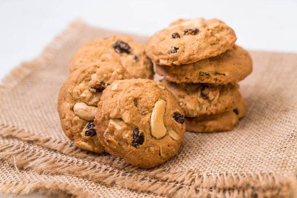 cookies with raisin and roasted cashew nuts - Fotografie, Obrázek