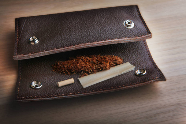 Vintage Leather tobacco bag  - Foto, afbeelding
