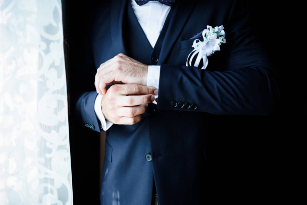 Mens style fashion. Groom suit - Foto, afbeelding