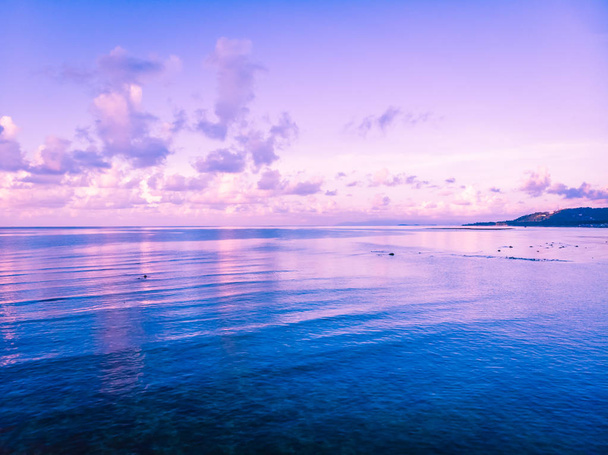 schöne Luftaufnahme von Strand und Meer oder Ozean in Koh Samui Island Thailand für Reise und Urlaub - Foto, Bild